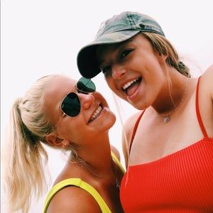 Meet your Posher, Hannah